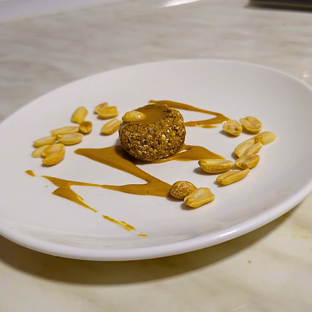 SNIKERS KOLAČ -20 komada